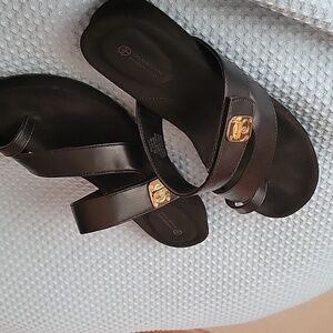Black Gianni Bernini toe ring sandals